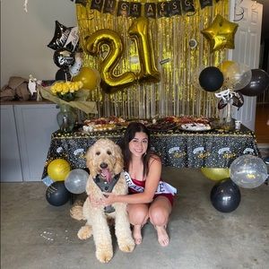 Meet your Posher, Laura